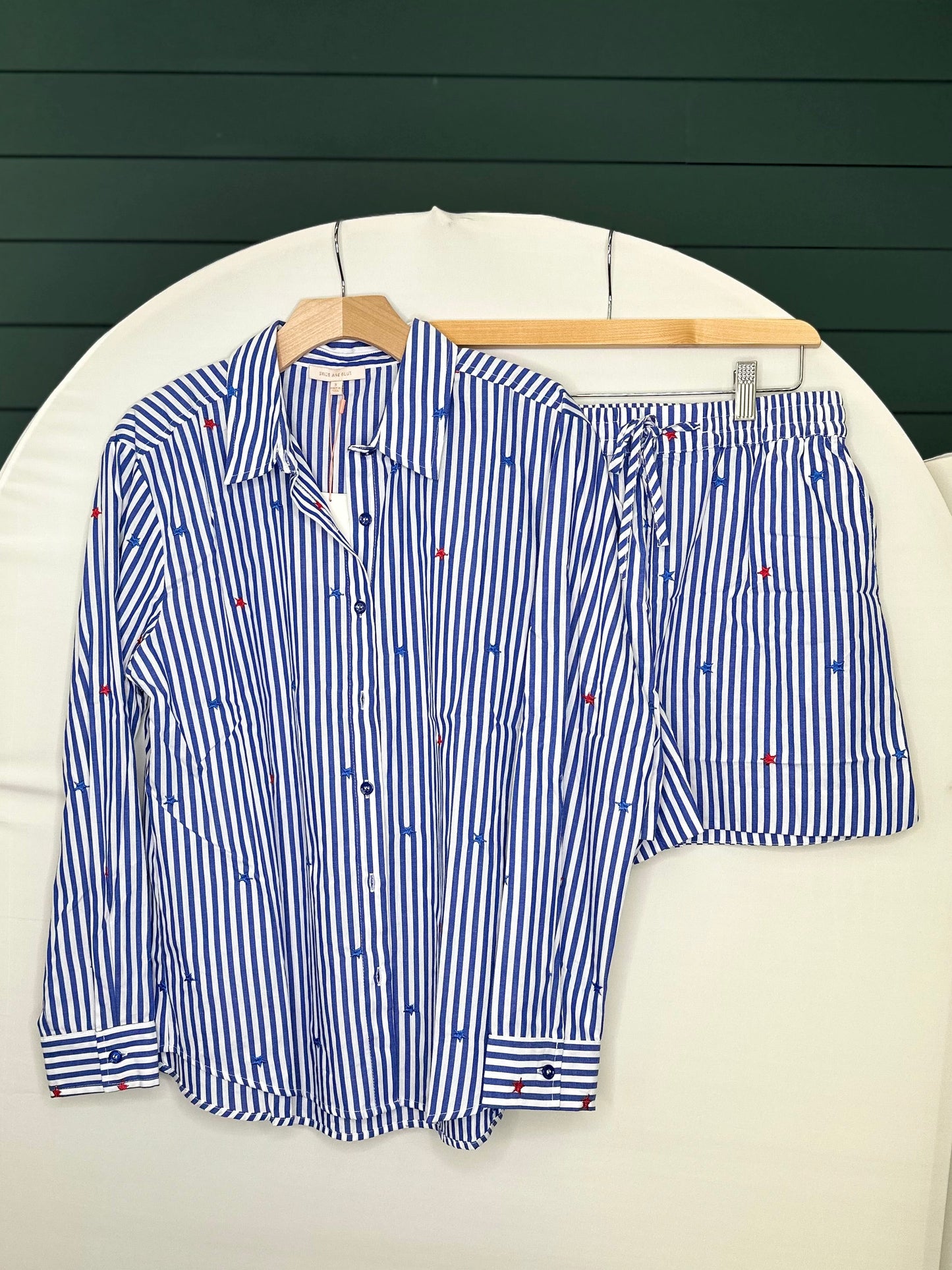 STRIPED STAR EMBROIDERED BUTTON LONG SLEEVE