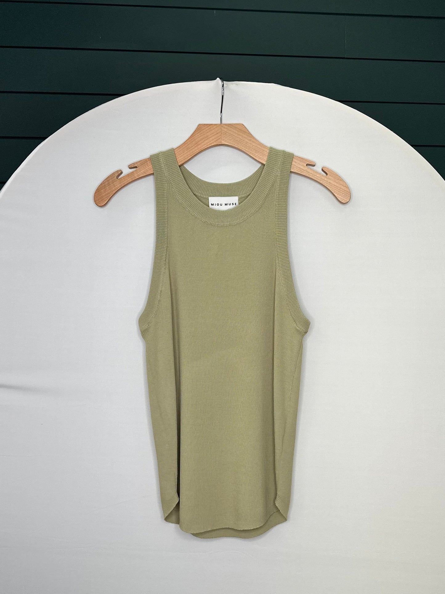 Ribbed tank