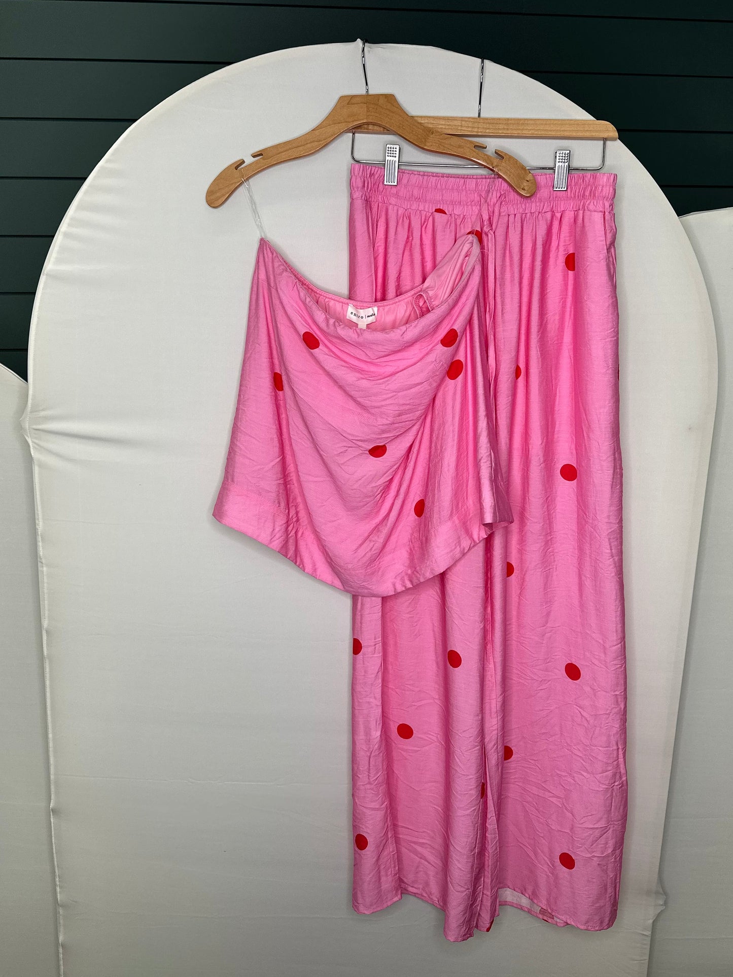 Pink/red polka dot strapless top