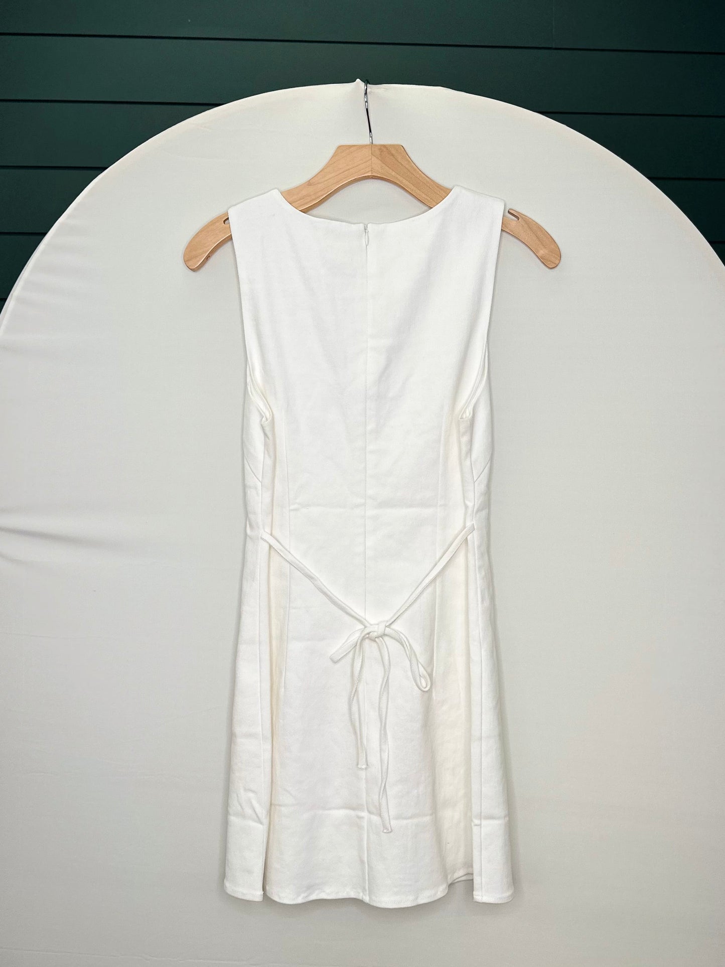 WHITE SLEEVELESS MINI DRESS