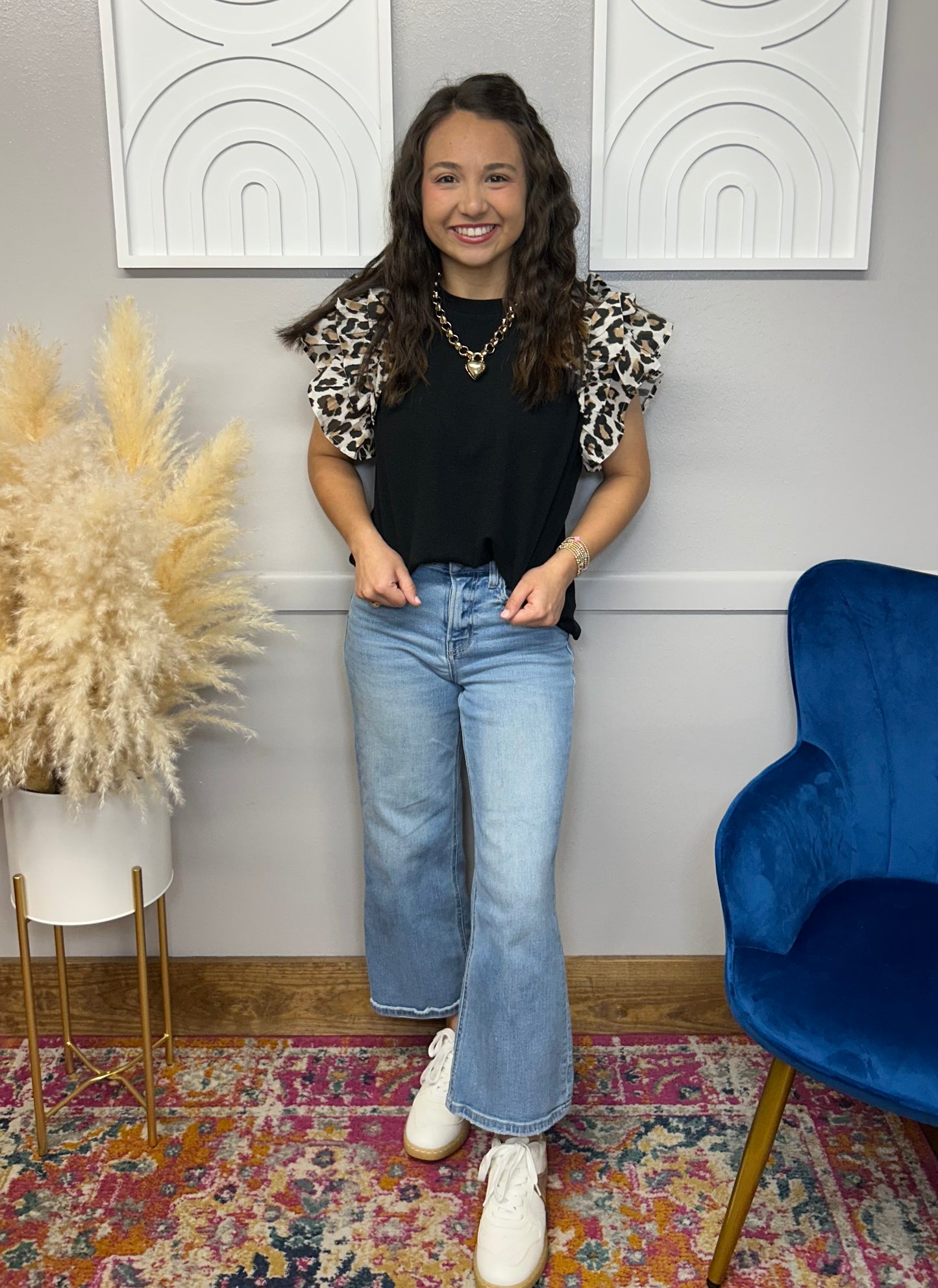 BELLA BLK BLOUSE W/ LEOPARD SLV
