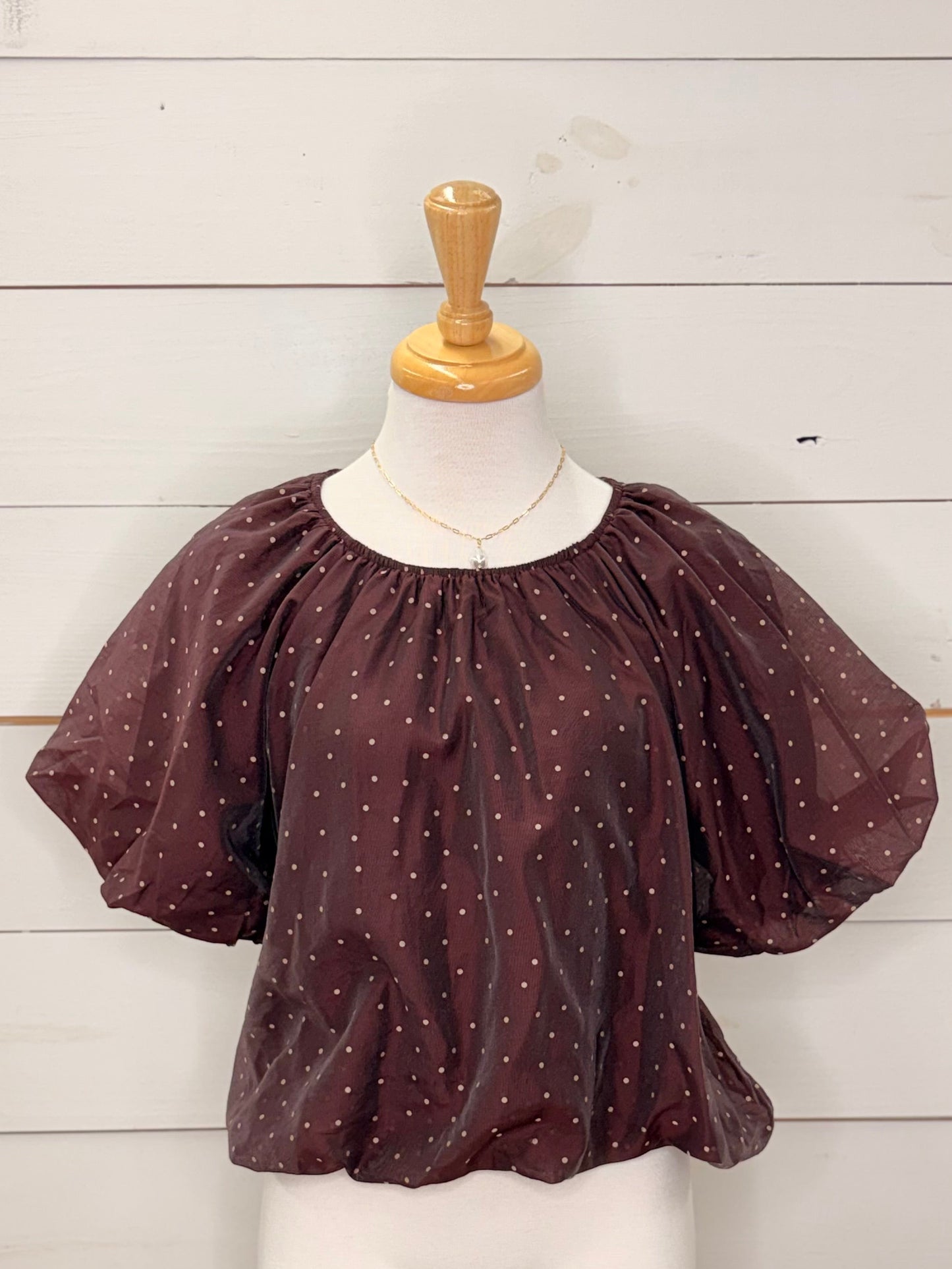 BURGUNDY POLKA DOT PUFF SS
