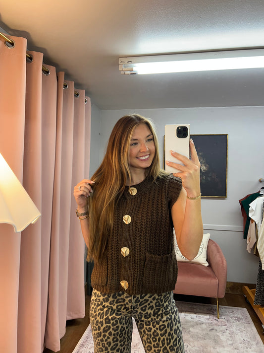 GOLD BUTTON BROWN SWEATER VEST