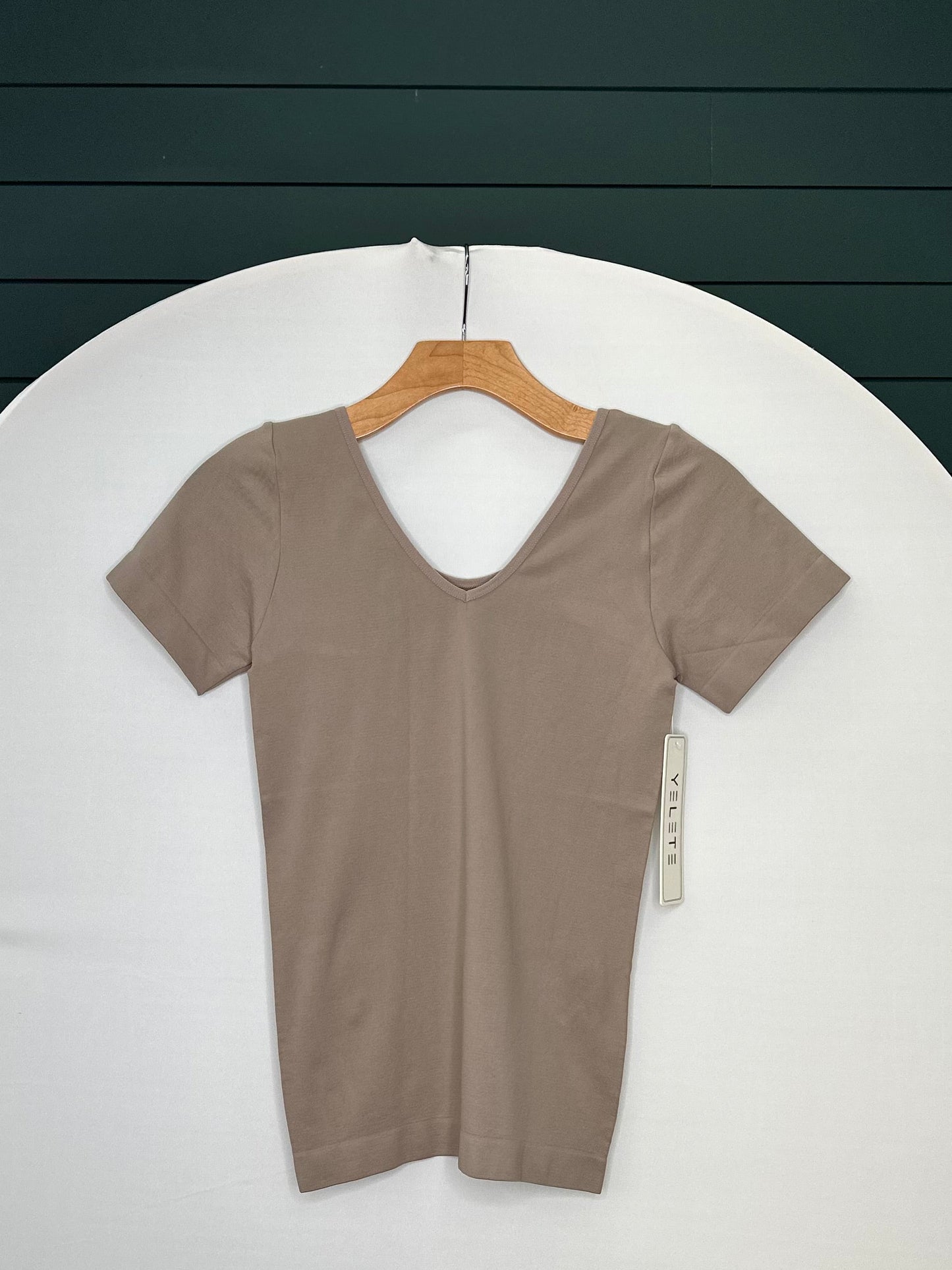 One size: reversible v-neck top