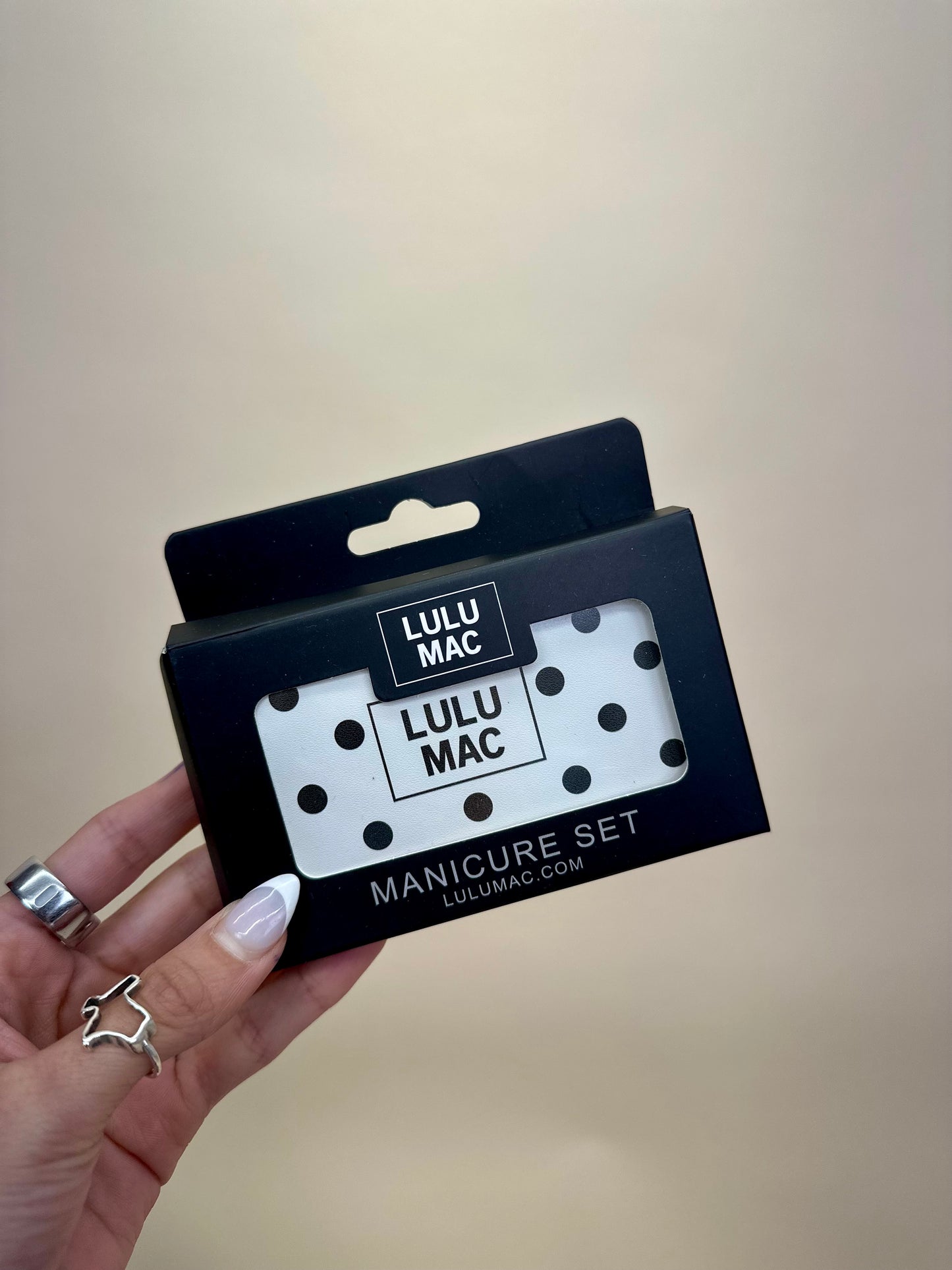 MANICURE SET - WHT & BLK DOT