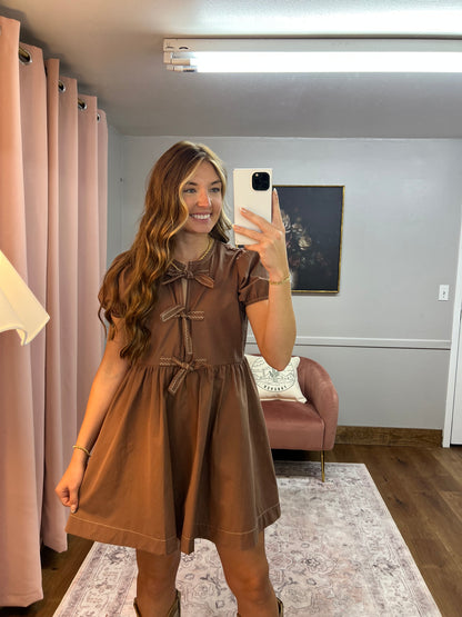 BROWN PUFF SLEEVE BOW DRESS