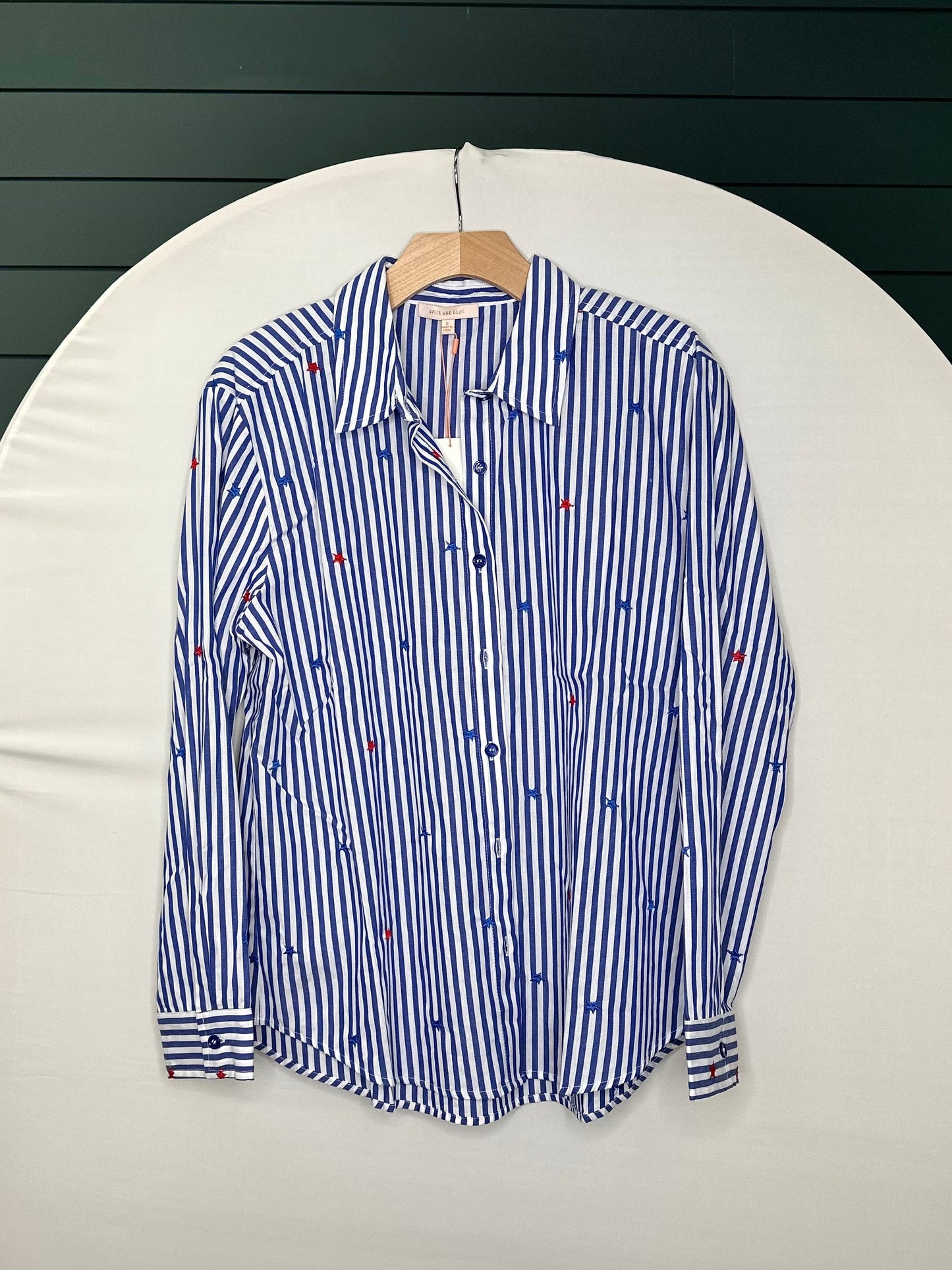 STRIPED STAR EMBROIDERED BUTTON LONG SLEEVE