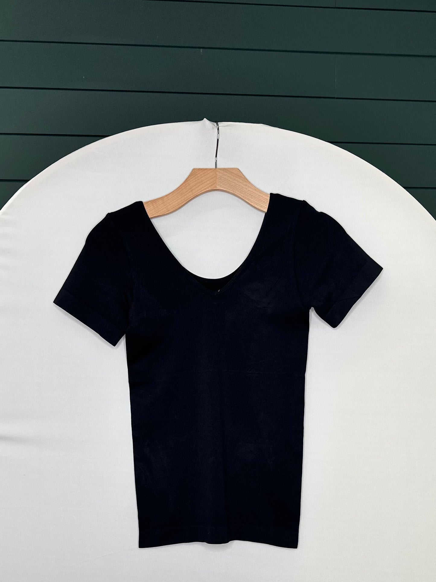 One size: reversible v-neck top