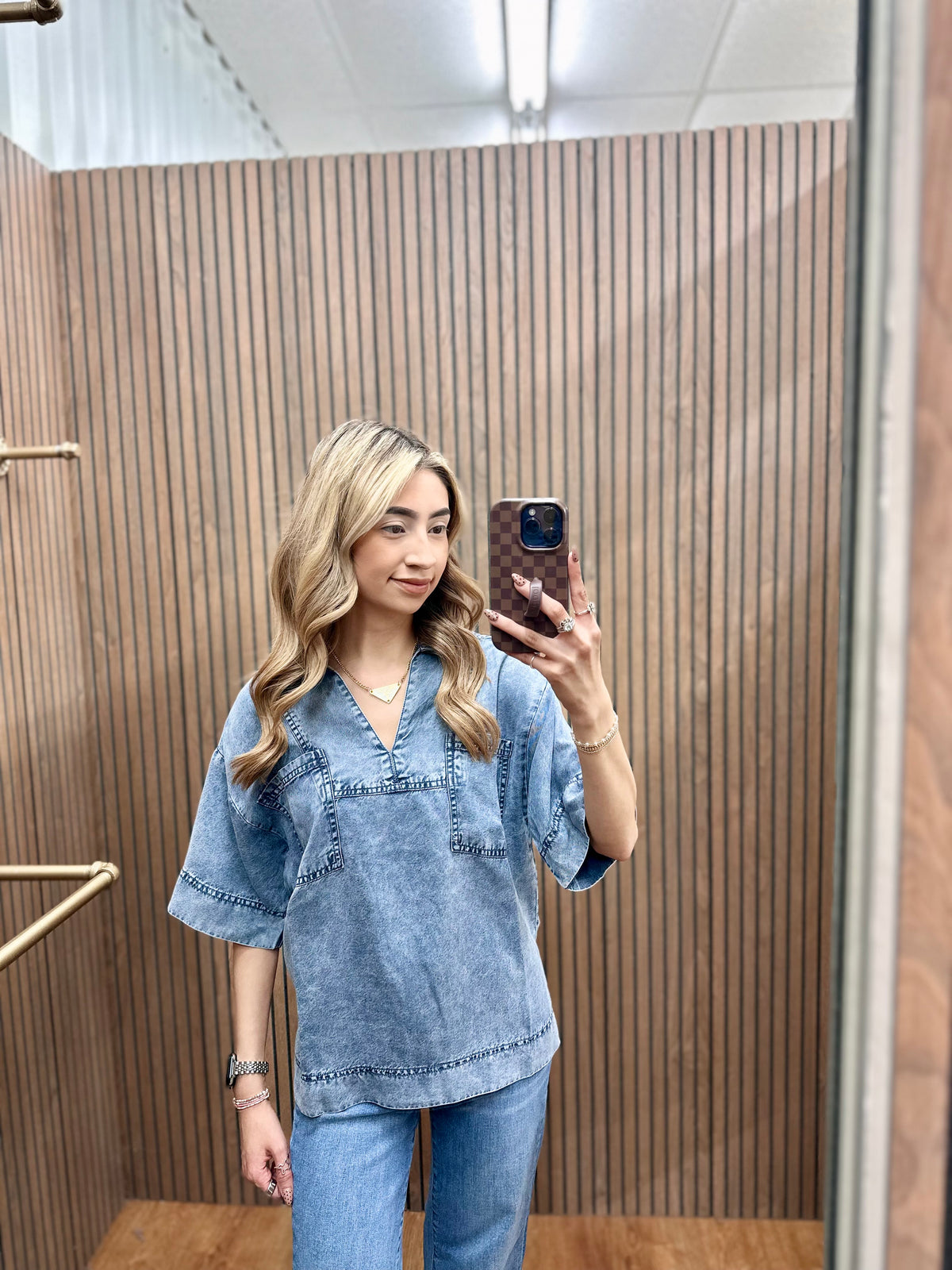 DEN COLLARED VNECK TOP