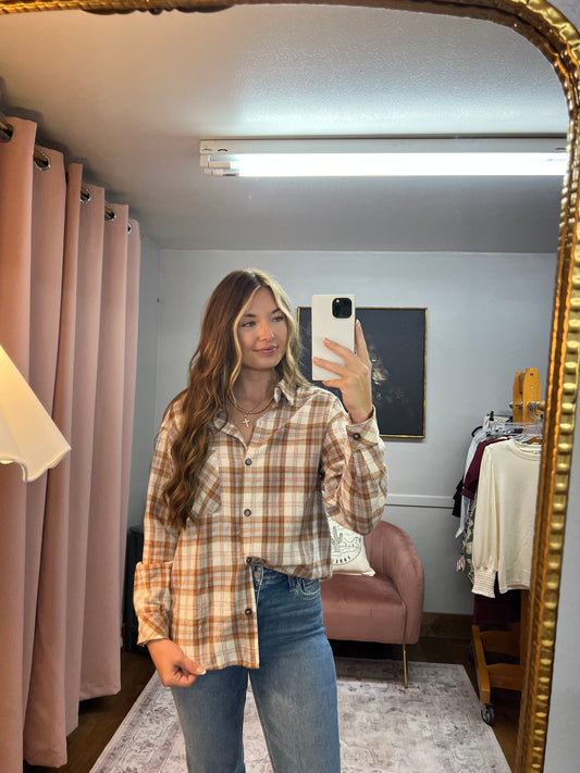 CAMEL PLAID BUTTON UP