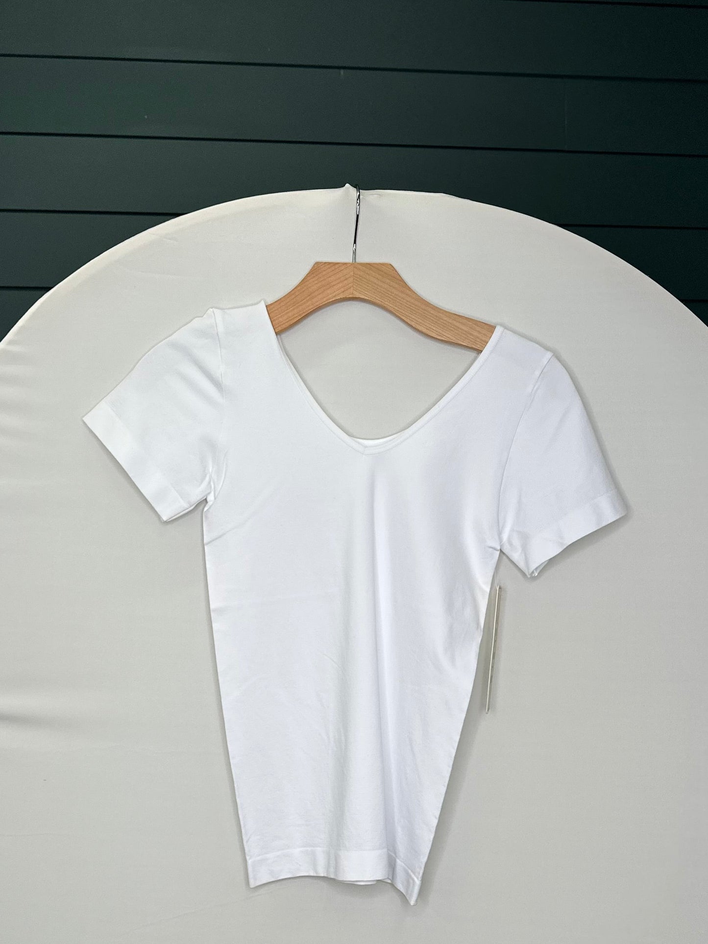 One size: reversible v-neck top