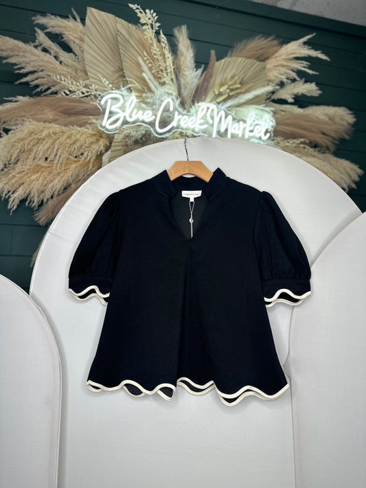 BLACK V-NECK W SCALLOP TRIM