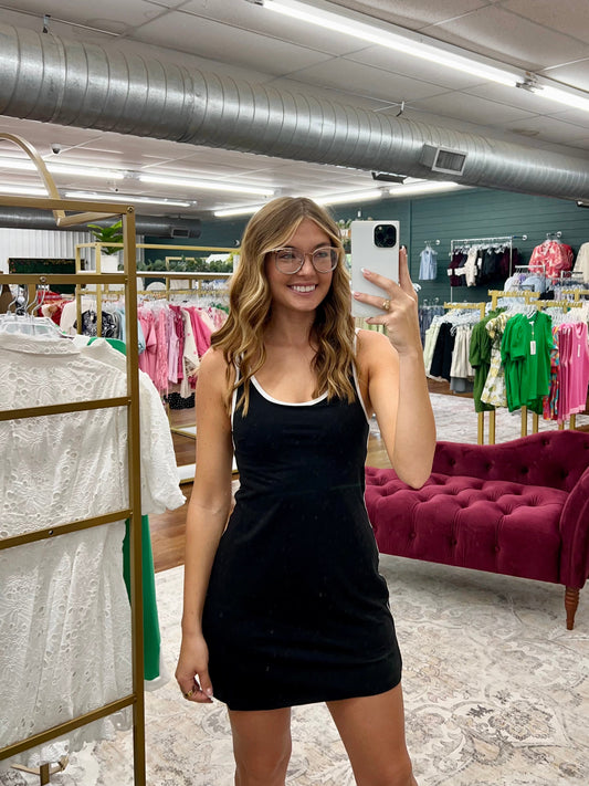 BLK/W CONTRAST PIPING ATHLETIC DRESS
