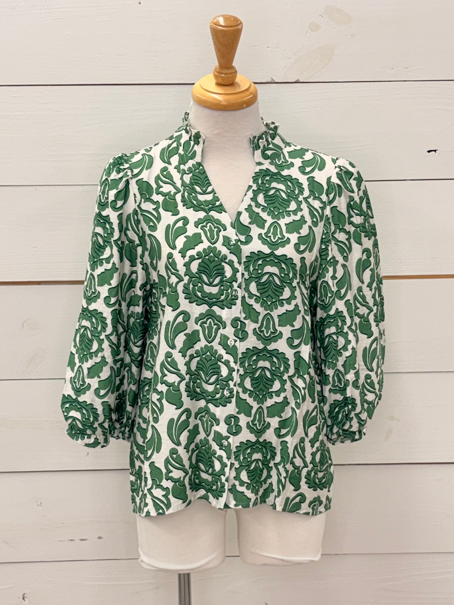 RFFL NECK BTTN 3/4 SLEEVE
