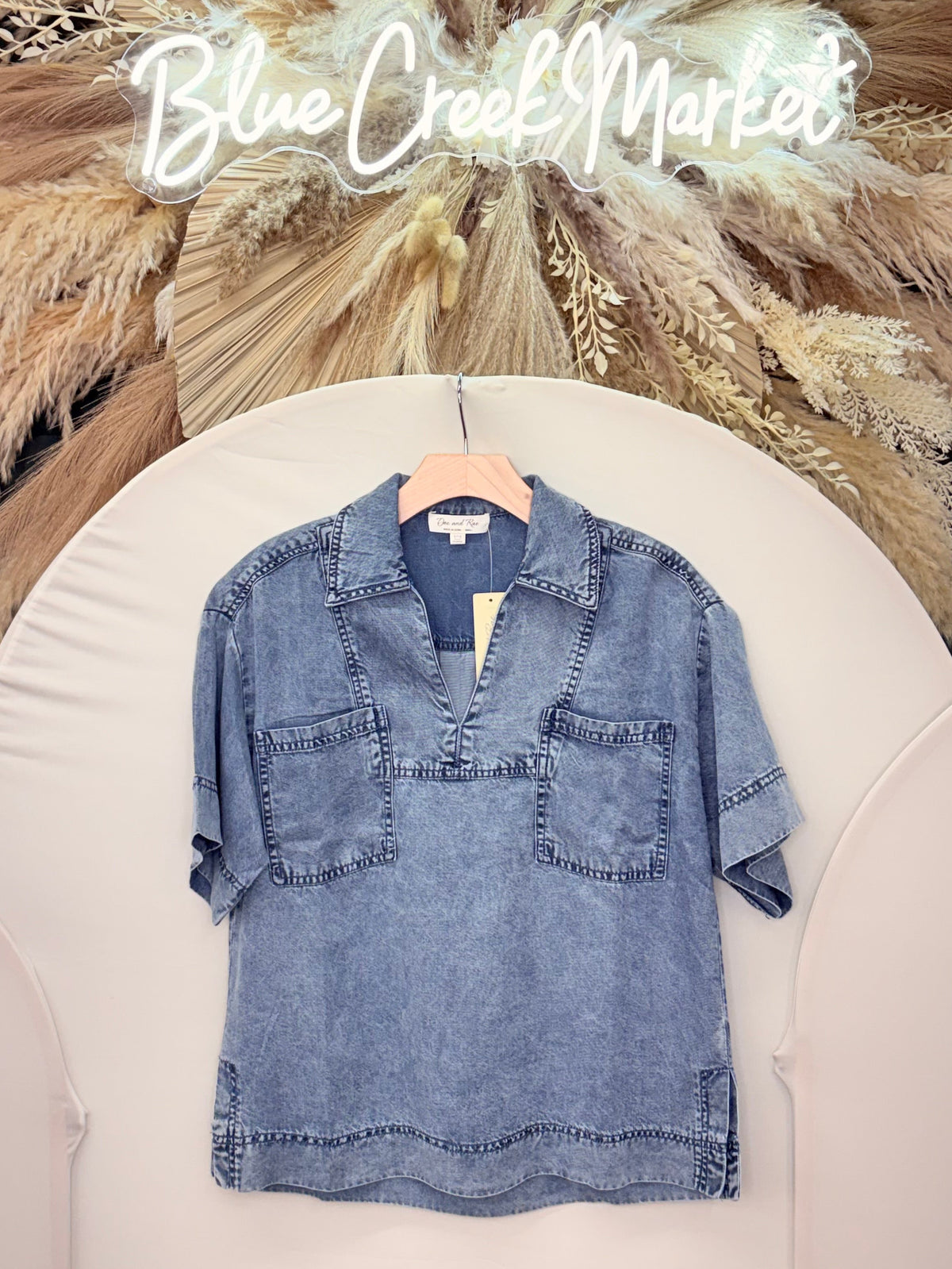 DEN COLLARED VNECK TOP