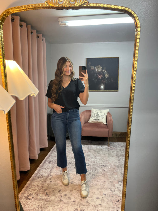 SCARLETT BLACK VNECK BUBBLE SLEEVE TOP